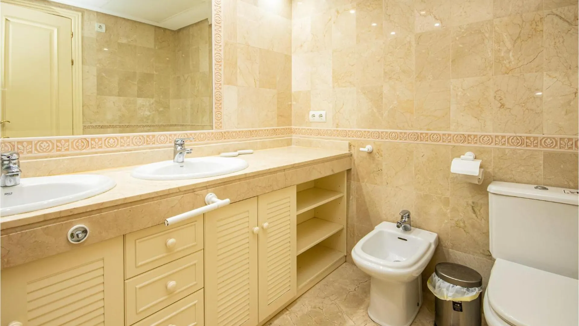 Holiday home Stunning Home In Bahia De Casares With Jacuzzi