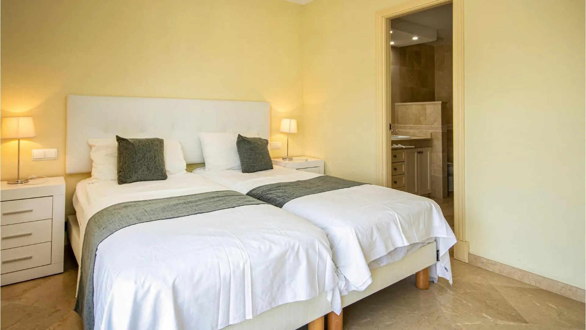 Stunning Home In Bahia De Casares With Jacuzzi Holiday home