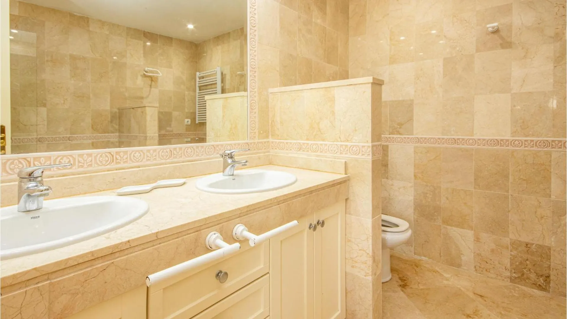 Stunning Home In Bahia De Casares With Jacuzzi