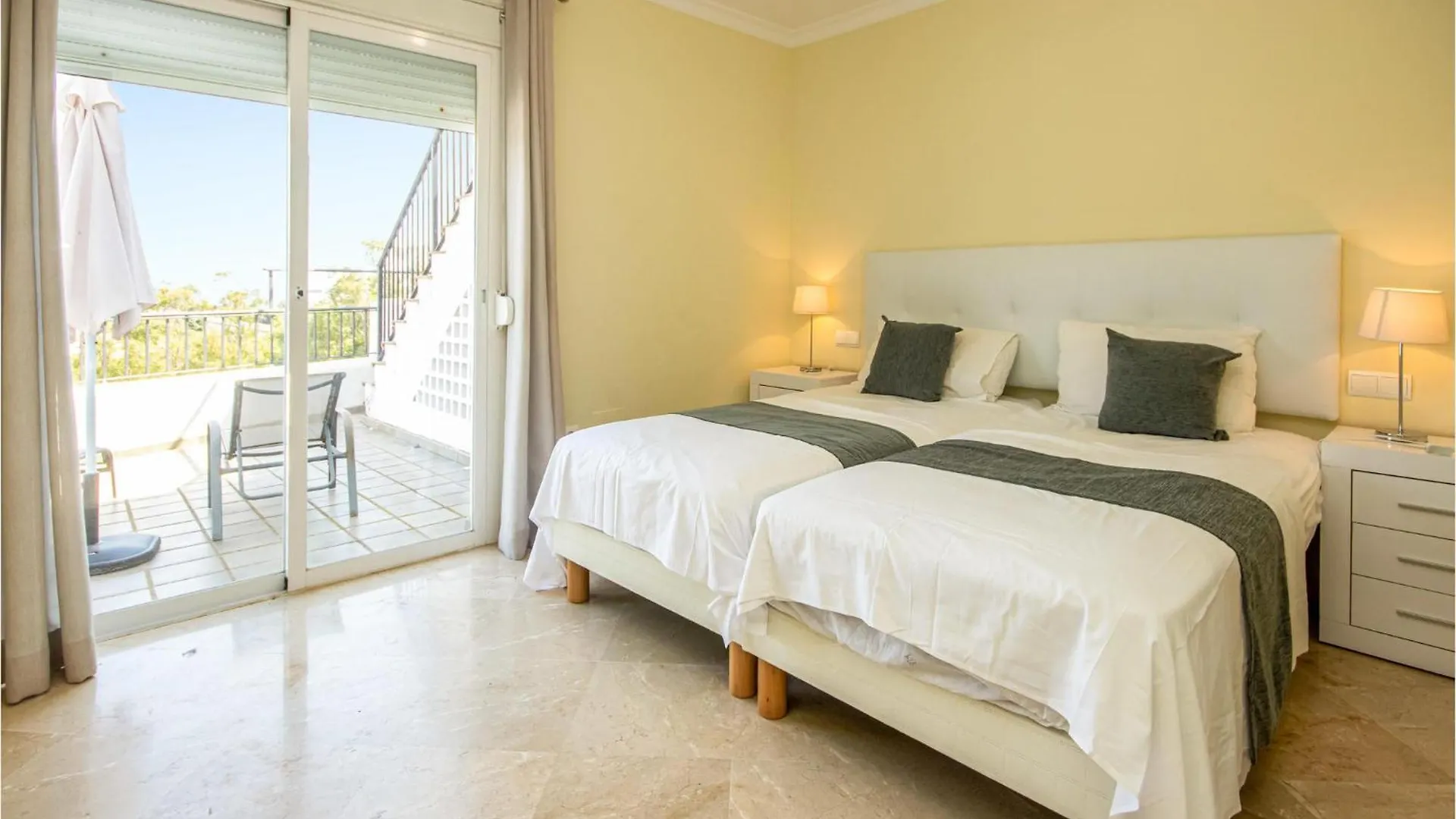 Stunning Home In Bahia De Casares With Jacuzzi Holiday home